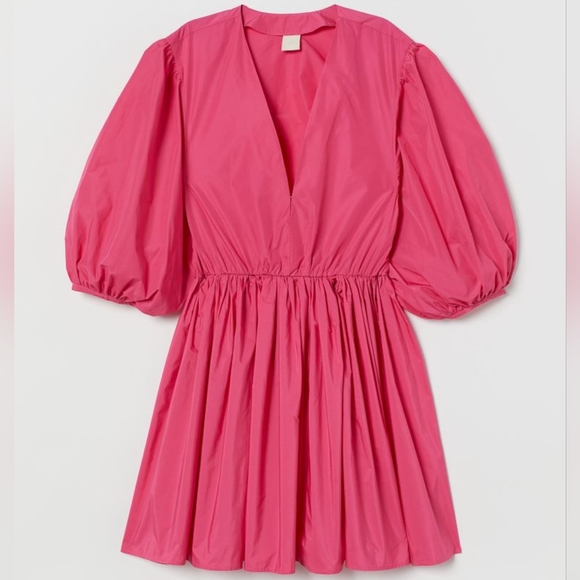 h&m red puff sleeve dress Women's H&M Divided Red Gathered Dress Ruched Mini Dress Puff Sleeve Size M